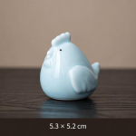 Blauweißes Teetier aus Porzellan — Vogel mit Kamm