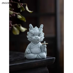 Chinesische Keramikfigur mit Fabelwesen