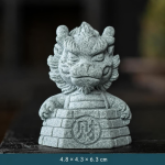 Chinesische Keramikfigur mit Fabelwesen — Kopf auf Ziegel-Sockel