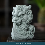 Chinesische Keramikfigur mit Fabelwesen — Sitzend mit gelockter Mähne