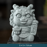 Chinesische Keramikfigur mit Fabelwesen — Stehend mit Tafel