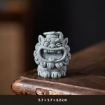 Chinesische Löwenfigur aus Stein — Offenes Maul