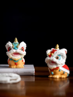 Chinesische Löwenfiguren aus Kunstharz im Duo