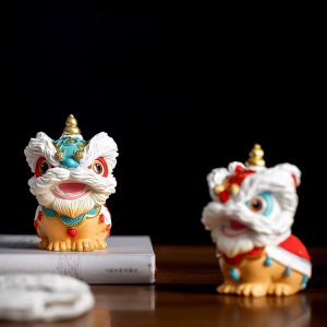Chinesische Löwenfiguren aus Kunstharz im Duo