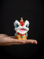 Chinesische Löwenfiguren aus Kunstharz im Duo