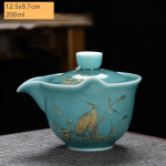 Chinesischer Gaiwan aus Porzellan mit Golddekor — Türkiser Ausguss, Vogel im Gras
