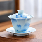 Chinesischer Gaiwan mit Blumendekor aus Porzellan