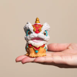 Chinesisches Löwentanz-Teetier aus Kunstharz