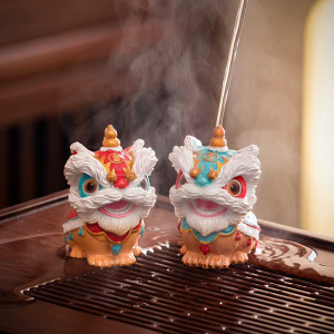 Chinesisches Löwentanz-Teetier aus Kunstharz — 2er-Set