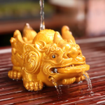 Chinesisches Tea Pet aus Kunstharz mit Farbwechsel