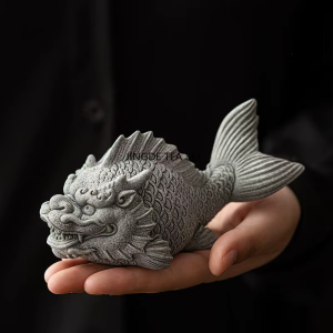 Dekorative Teefigur aus blauem Steinzeug mit Relief