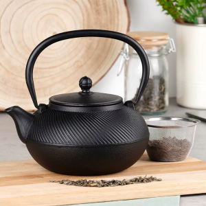 Emaillierte Gusseisen-Teekanne mit Sieb, 1 l