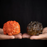 Farbwechselndes Teetier aus Kunstharz