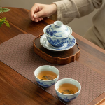 Gaiwan aus Porzellan mit Bergmotiv