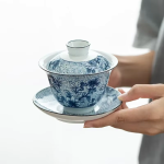 Gaiwan aus Porzellan mit blau-weißem Dekor