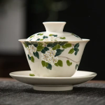 Gaiwan aus Porzellan mit Blumen und Landschaftsmotiven