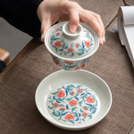 Gaiwan aus Porzellan mit Blumenmotiv