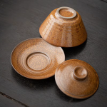 Gaiwan aus Porzellan mit goldener Glasur