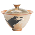 Gaiwan aus Porzellan mit laufender schwarzer Katze
