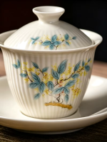 Gaiwan aus Porzellan mit Pflanzendekor