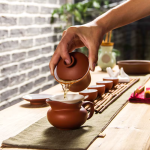 Gaiwan aus violetter Tonerde mit Deckel und Untertasse