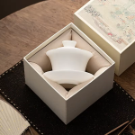 Gaiwan aus weißem Porzellan mit Untertasse