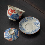 Gaiwan mit rotem Drachen aus Keramik