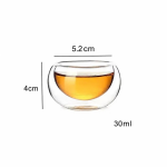 Glasteekanne mit Filter und Tassen — Tasse