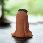 Großes bärtiges Tea Pet aus Yixing-Ton (Zisha)