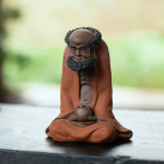 Großes bärtiges Tea Pet aus Yixing-Ton (Zisha) — Terrakotta