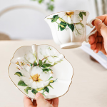 Kamelien-Kaffeetasse mit Untertasse aus Porzellan