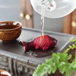 Koi-Teetier aus Kunstharz mit Farbwechsel