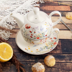 Maki Teekanne mit Tasse und Untertasse aus Porzellan