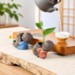 Mönch Tea Pet mit Hydroponikvase aus violettem Ton