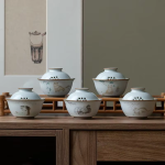 Porzellan-Gaiwan mit Katzenmotiv