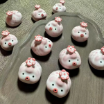 Schwein als Teetier aus Keramik mit Blume