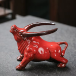 Stier-Teetier aus Keramik als Teefilterhalter — Kopf erhoben