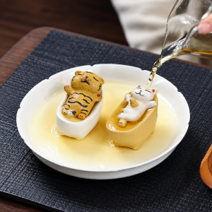 Tea Pet aus Yixing-Ton mit Tier in Badewanne