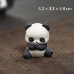 Tea Pet Bambusbär aus Yixing-Ton — Sitzend, Pfoten zusammengelegt