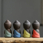 Tea Pet Buddha aus Keramik als Mönchsfigur
