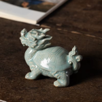 Tea Pet Drachenschildkröte aus Longquan-Seladon