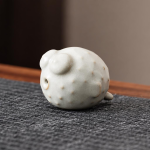 Tea Pet Fisch aus Keramik mit Blasen — Elfenbein gesprenkelt