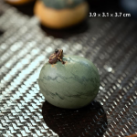 Tea Pet Frucht aus Yixing-Ton — Gewellte graugrüne Kugel
