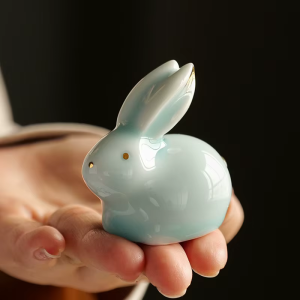 Tea Pet Hasenpaar aus glänzender Keramik