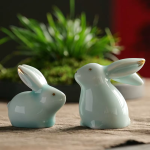 Tea Pet Hasenpaar aus glänzender Keramik