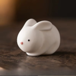 Tea Pet Kaninchen aus Keramik in zwei Haltungen — Kauernd