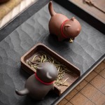 Tea Pet Katze aus Yixing-Ton mit Glöckchen