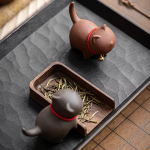 Tea Pet Katze mit Glocke aus Yixing-Ton
