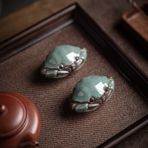 Tea Pet Krabbe aus Craquelé-Keramik
