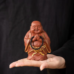 Tea Pet Lachender Buddha mit schwarzer Gebetskette